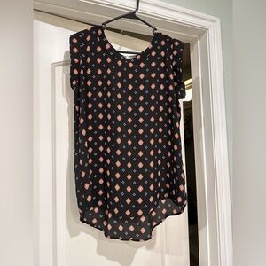 Pleione Black and Pink Geometric Blouse